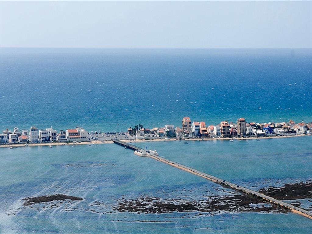 Golden Beach Guest House & Rooftop Bar Faro Dış mekan fotoğraf