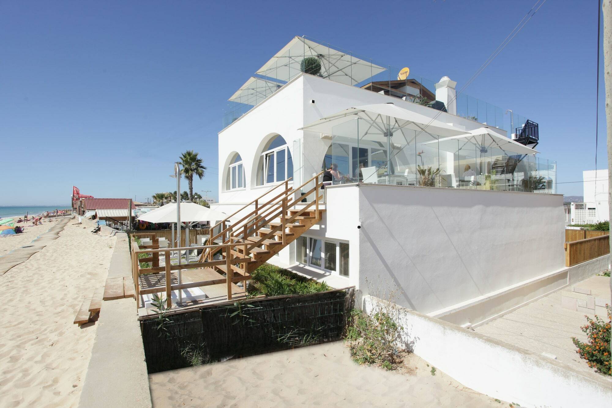 Golden Beach Guest House & Rooftop Bar Faro Dış mekan fotoğraf